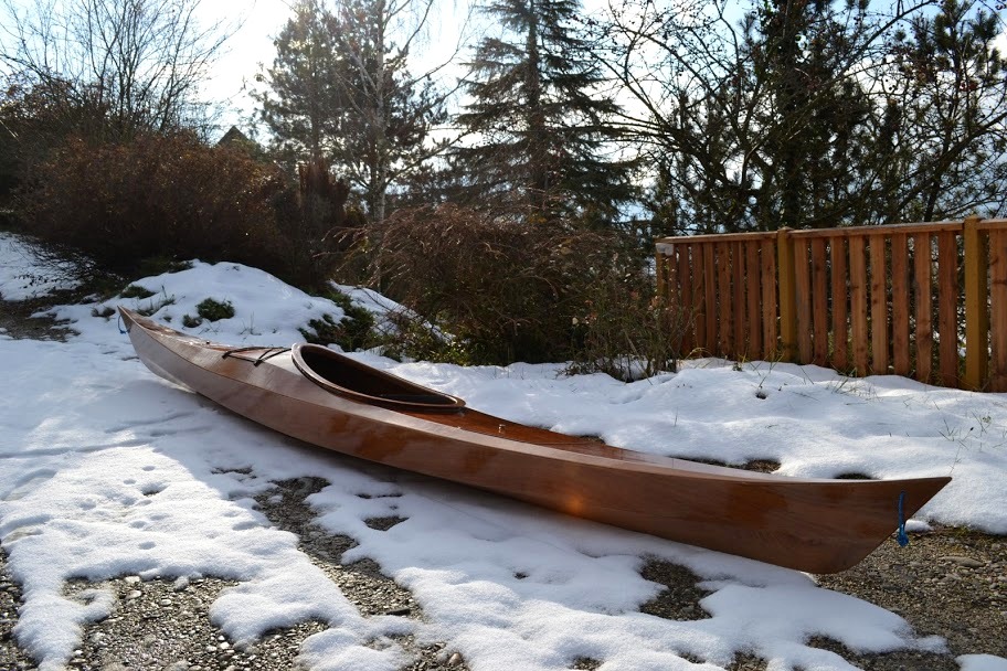 Cette fois-ci, nous allons construire un kayak Shearwater 17 de 5.18 m de longueur et de 56.5 cm de large, comme celui construit par Pierre, sur cette image qu'il m'avait envoyée. 