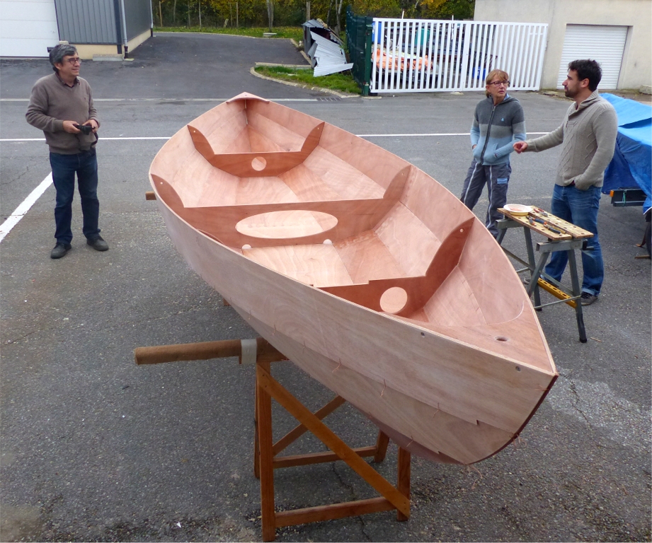 Le plaisir d'avoir créé un bateau à partir d'un tas de bouts de bois... 